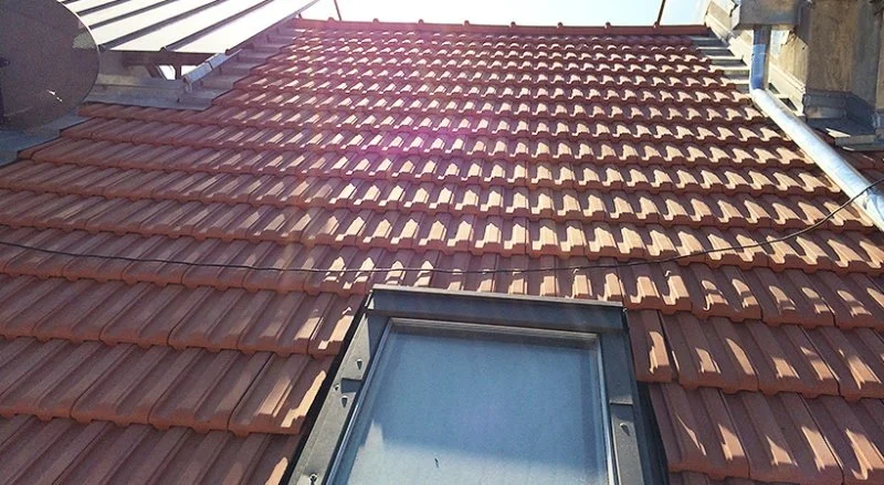 Rénovation de la couverture en tuiles de Marseille d’un bâtiment à Nice – Clemenceau — photo 13 sur 18 — CEG TOITURE