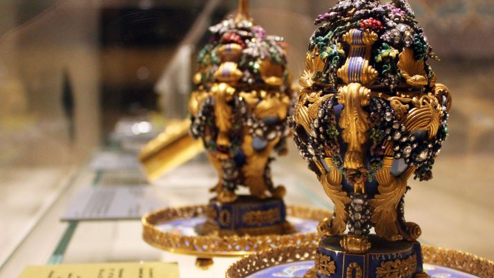 The Royal Jewelry Museum in Alexandria offers a captivating journey into Egypt's past, showcasing a unique blend of rich history and majestic gems