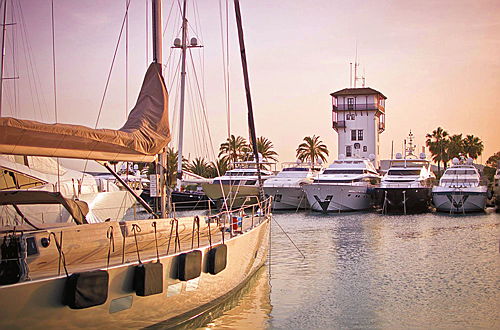  Port Andratx
- Around the marina there are numerous renowned boutiques, specialty shops and gastronomic offers
