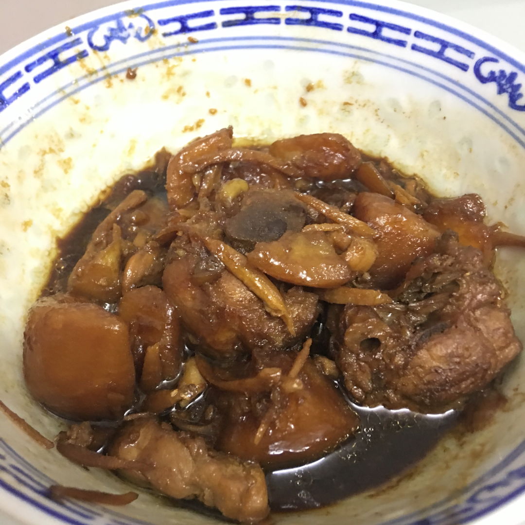 April 25th, 20 - Potato soy chicken.  This is a very yummy dish. Dad always says, “I ate this dish since young. Never get bored of it”.  Haha... me too.
