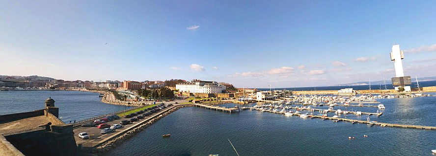 La Coruña, España
- parte vieja desde Castelo de Santo Antón a coruña.jpg