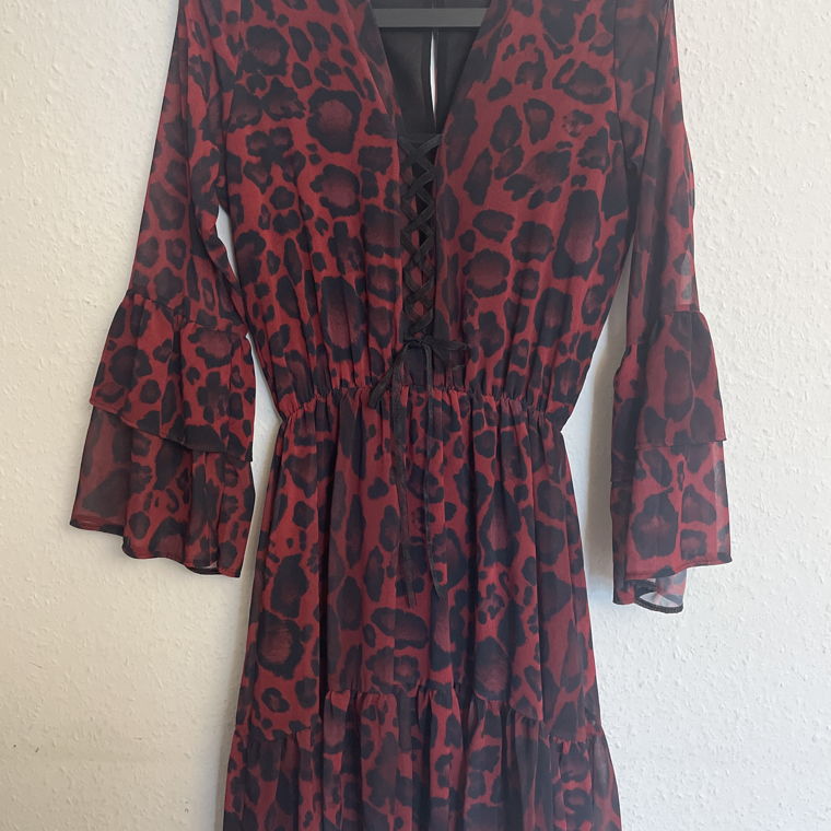 Flowy red dress with lacing detail - Laura Jiménez
