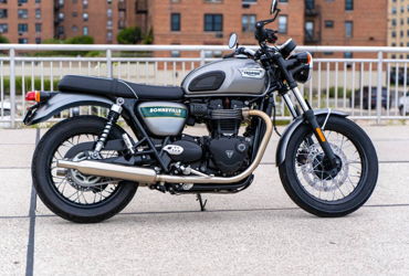 2022 TRIUMPH BONNEVILLE T100 GOLD LINE motorcycle for rent near Bayonne, NJ