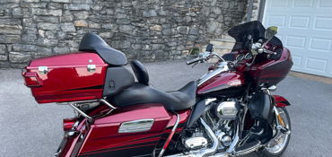 2011 HARLEY-DAVIDSON CVO ROAD GLIDE motorcycle for rent near Nashville, TN