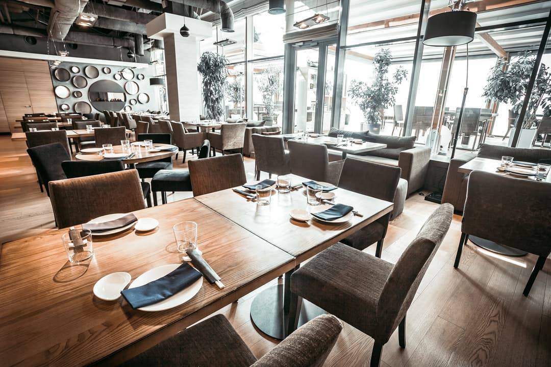 Mobilier professionnel table restaurant bois et acier
