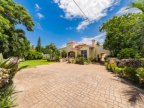Historische Villa von Rita Marley, der Witwe von Bob Marley, steht auf den Bahamas zum Verkauf