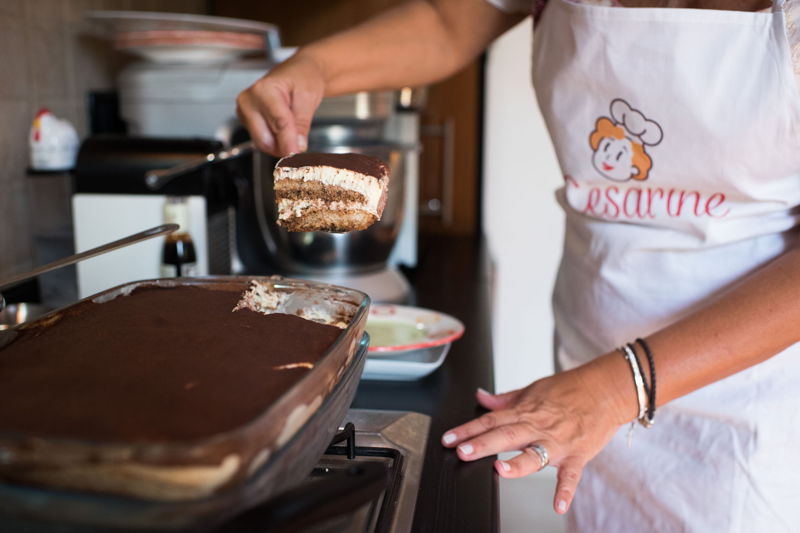 Discover the secrets of two Italian icons. Learn how to prepare pizza in your home oven and become a master of tiramisu. 