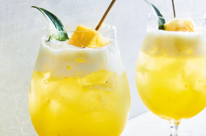 Mocktail « ananas sureau fizz »