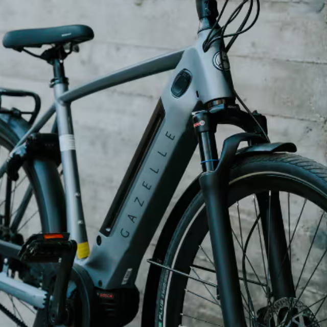 a gazelle electric city bike