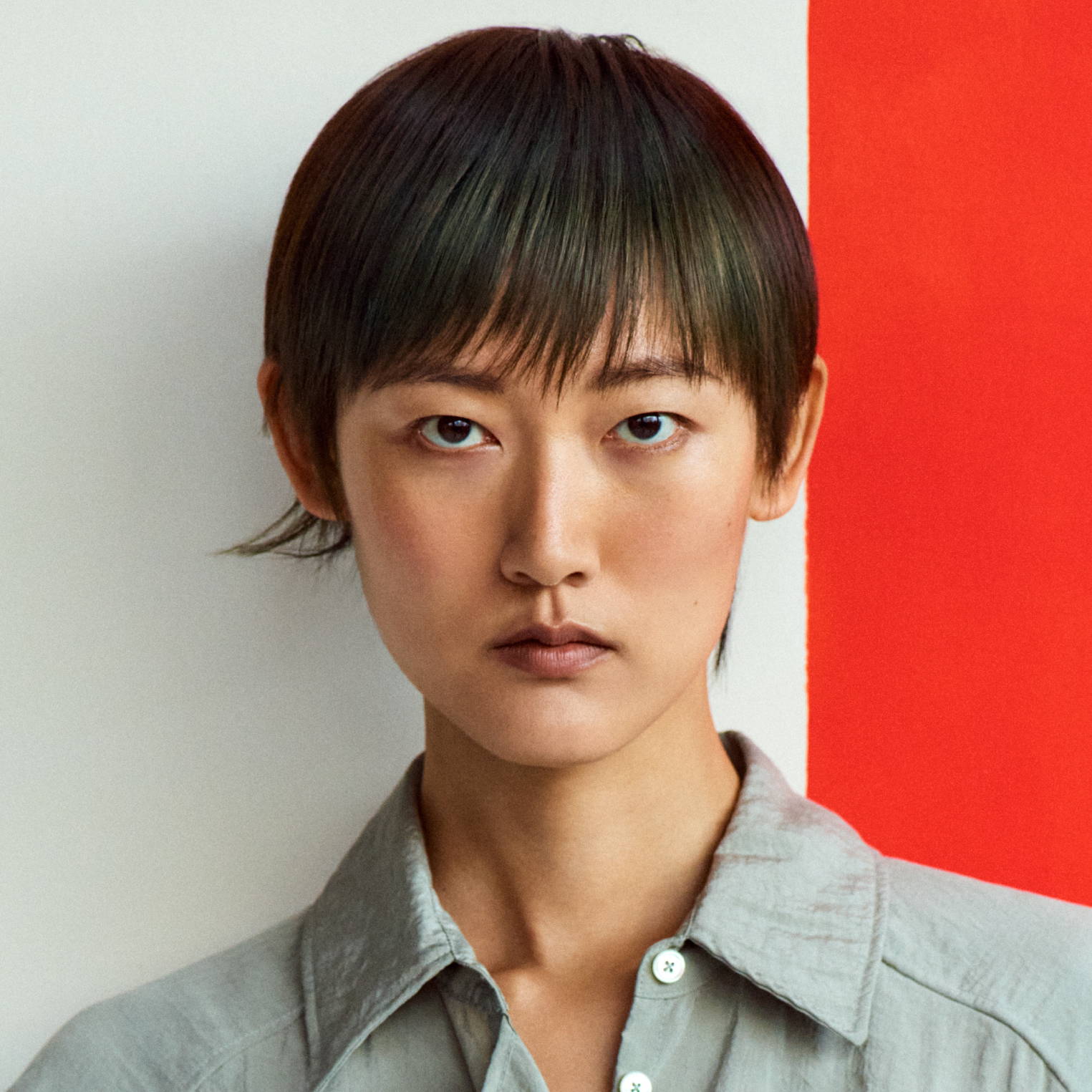 model with a dark brown mullet