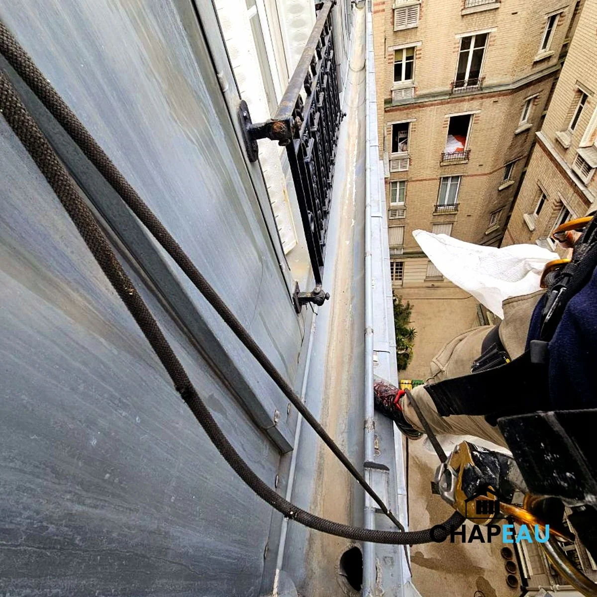 Chantier de couverture rue Laugier à Paris 17e — Entreprise Chapeau