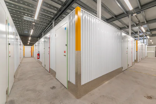 Intérieur d'un box à Osny