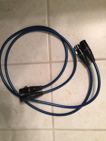 Wireworld Oasis 7 Balanced pair of interconnects. 1 meter