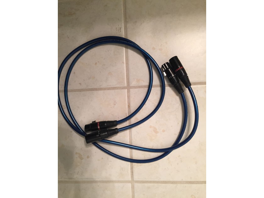 Wireworld Oasis 7 Balanced pair of interconnects. 1 meter