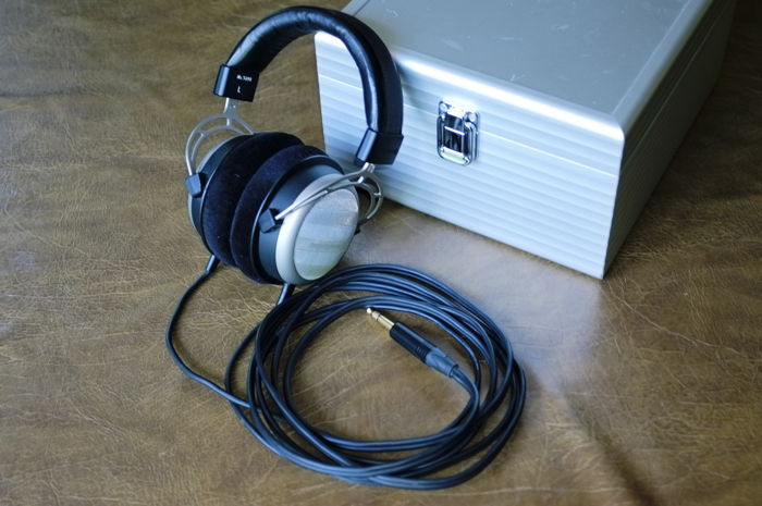Beyerdynamic T1 headphones