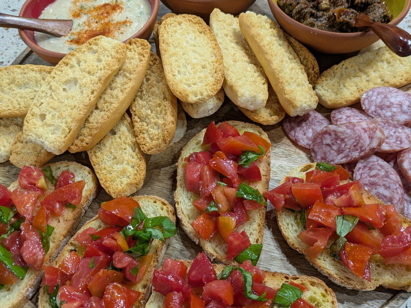 Cooking classes Lucca: Let's cook bruschetta and homemade ravioli together