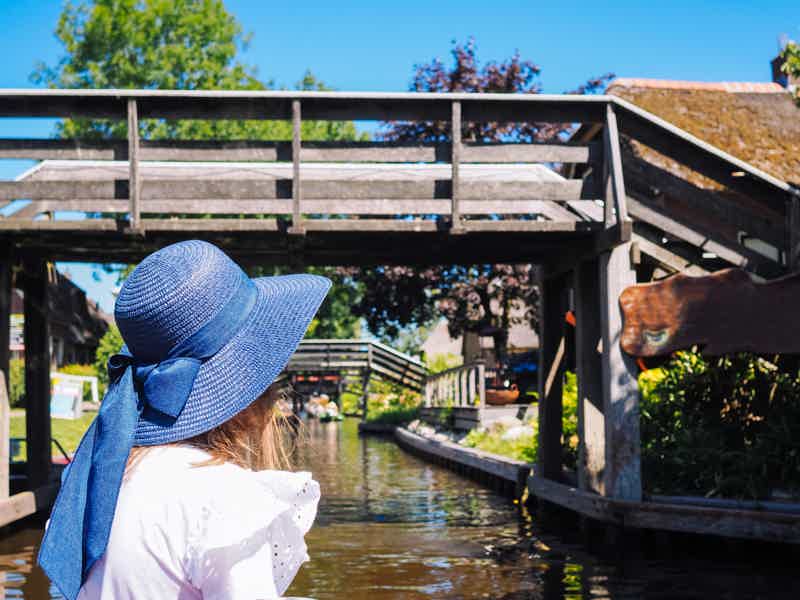 Giethoorn Guided Day Trip from Amsterdam with Boat Cruise - photo 6