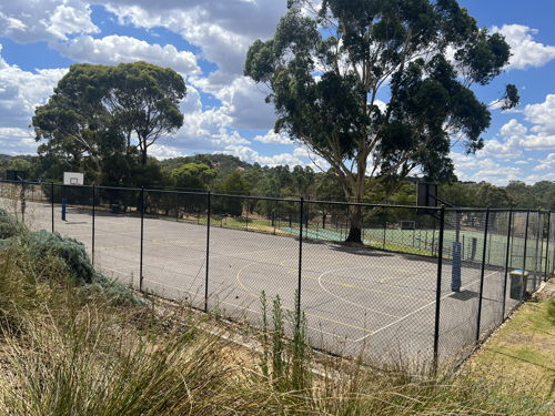 Outdoor Courts with toilet facilities (Netball or Basketball)