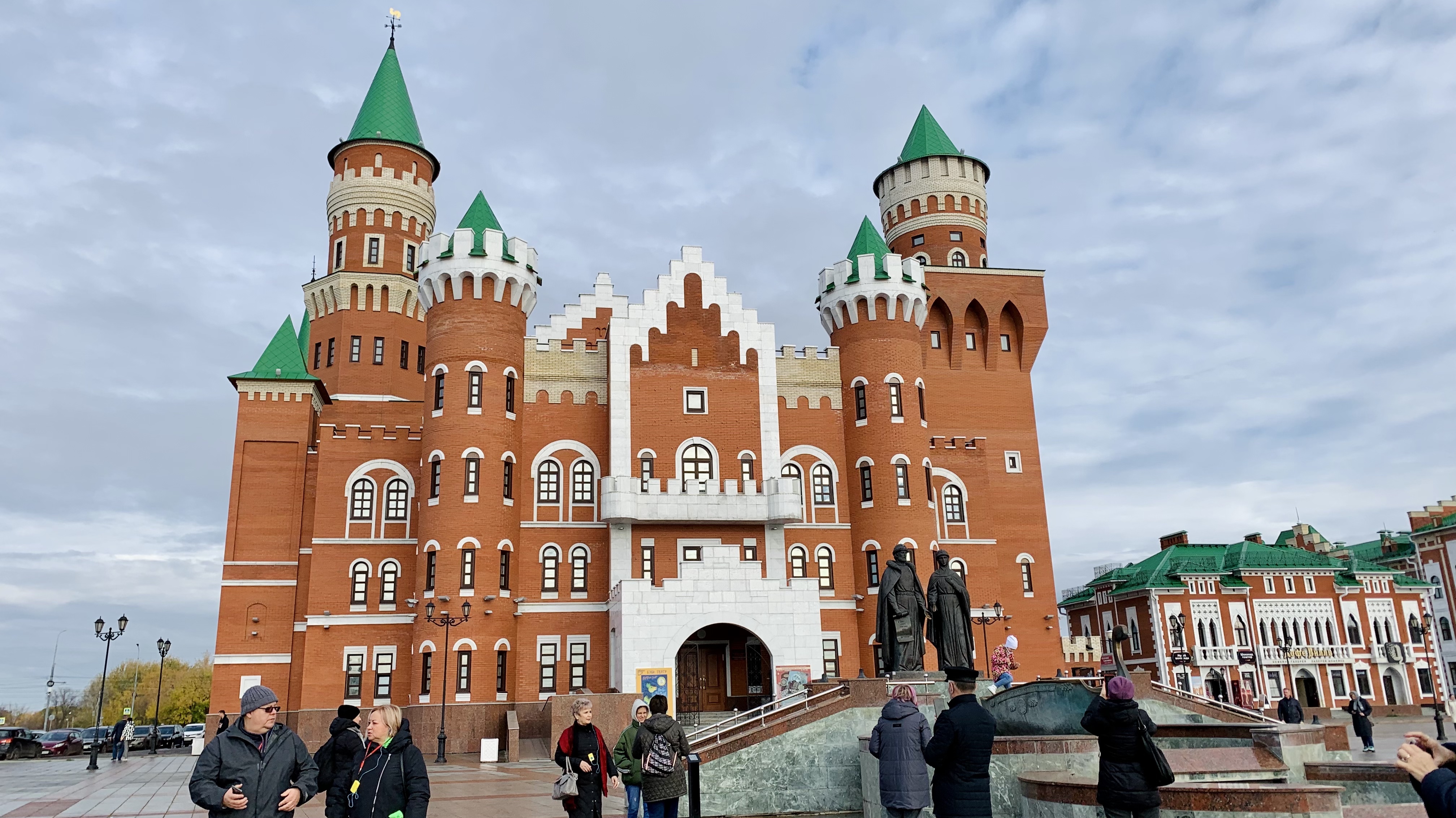 Город контрастов: в Йошкар-Олу из Казани