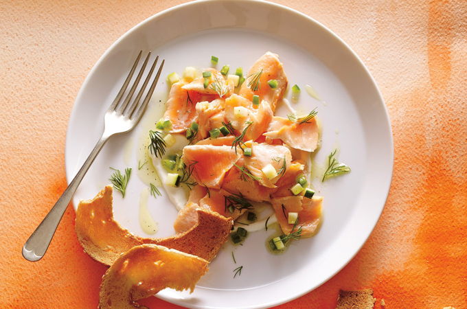 Assiette de saumon froid à l’aneth