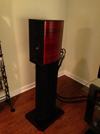 Sonus Faber Guarneri Evolution red with stands Mint cus...