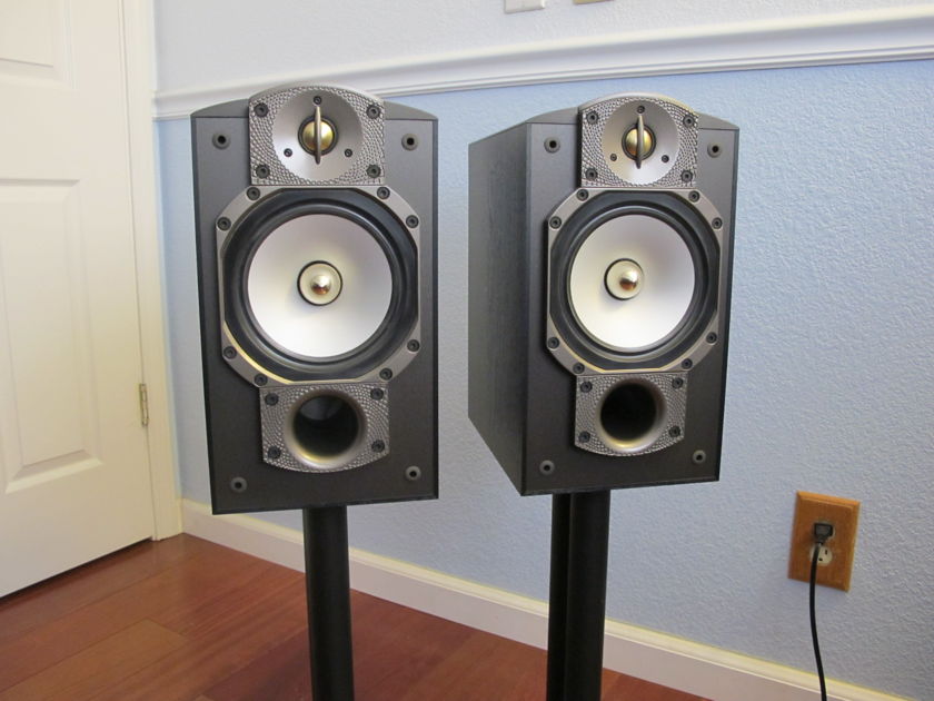 Paradigm Studio 20 v4 speakers in great condition