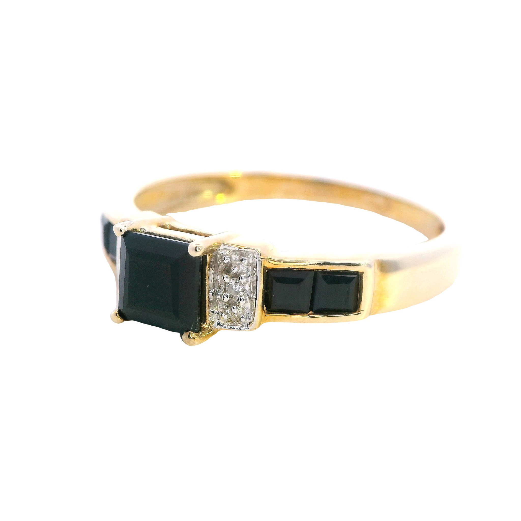 Sapphire and Diamond Ring set in 9ct Yellow Gold - Image 4