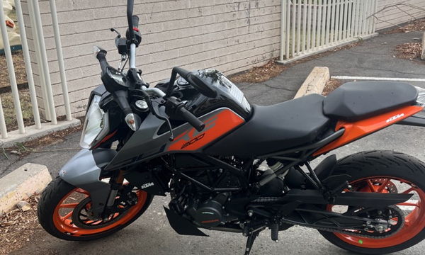 2023 KTM 200 DUKE motorcycle for rent near Chandler, AZ