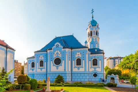 Budapest-Bratislava private transfer with luxury van