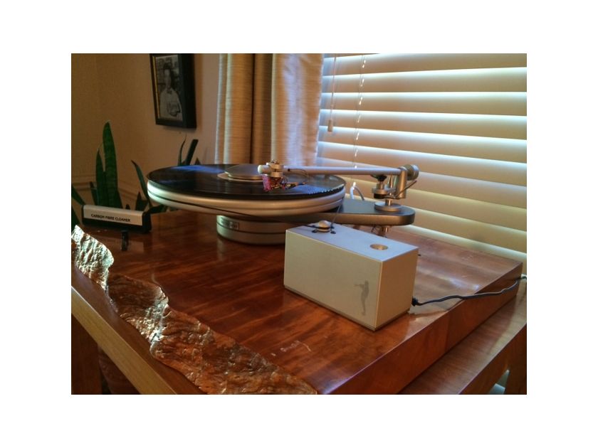 Simon Yorke S9 Record Player Excellent and beautiful! Reduced single tonearm option!