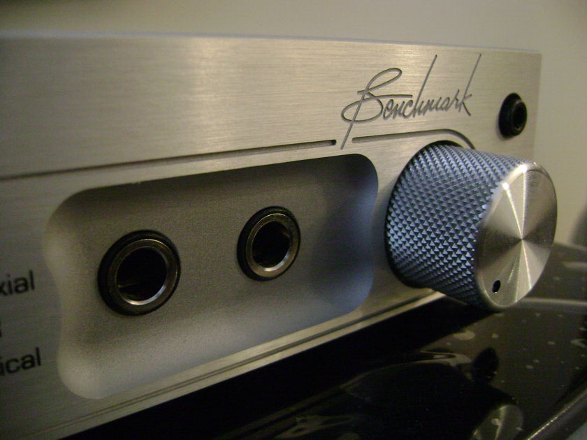 Benchmark DAC1 DAC-1 Headphone amplifier CANADA