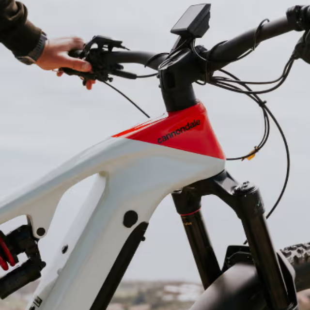 a cannondale full suspension electric mountain bike