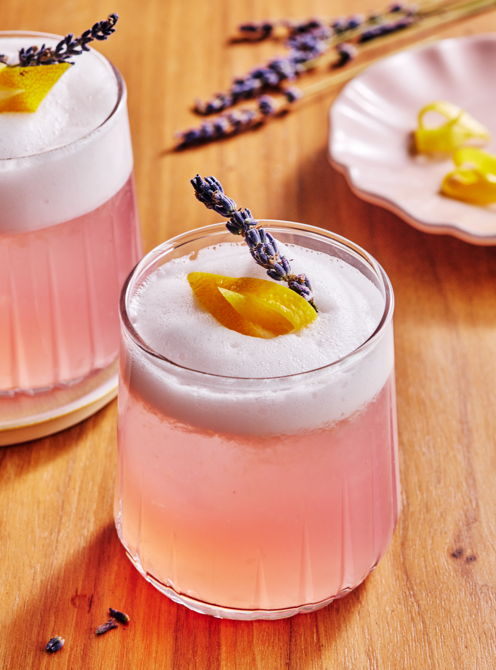 Cocktail au citron, à la lavande et à l’amaretto