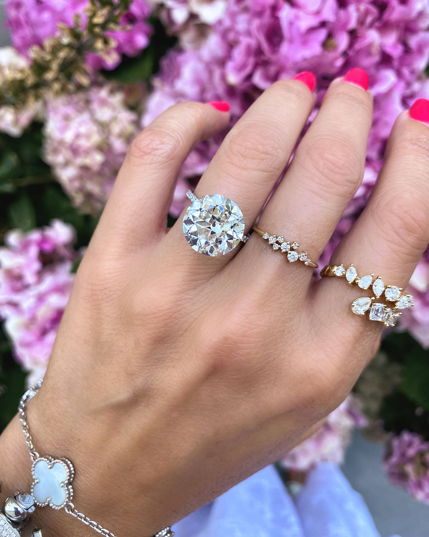 Miss Diamond Ring 7 Carat 8 Carat Round Diamond Engagement Ring
