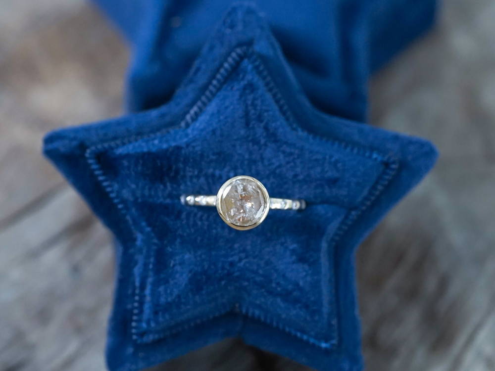 Sun Diamond Ring in Midnight Blue Velvet Star Ring Box