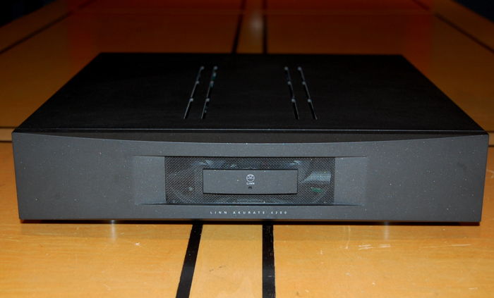 Linn Akurate 4200 black multi-channel power amp