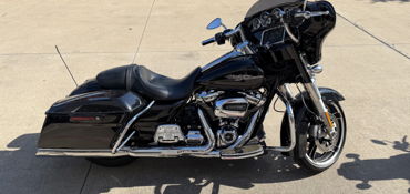 2017 HARLEY-DAVIDSON FLHX STREET GLIDE motorcycle for rent near Ennis, TX