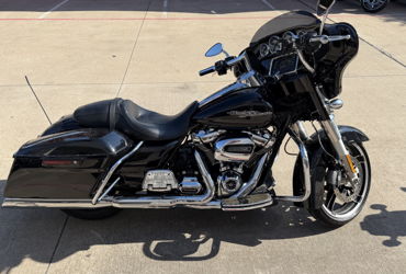 2017 HARLEY-DAVIDSON FLHX STREET GLIDE motorcycle for rent near Ennis, TX