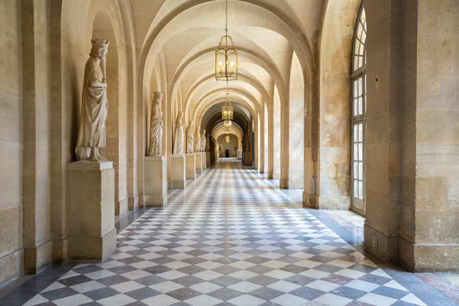 Versailles: Palace & Gardens Guided Tour from Paris - photo 3
