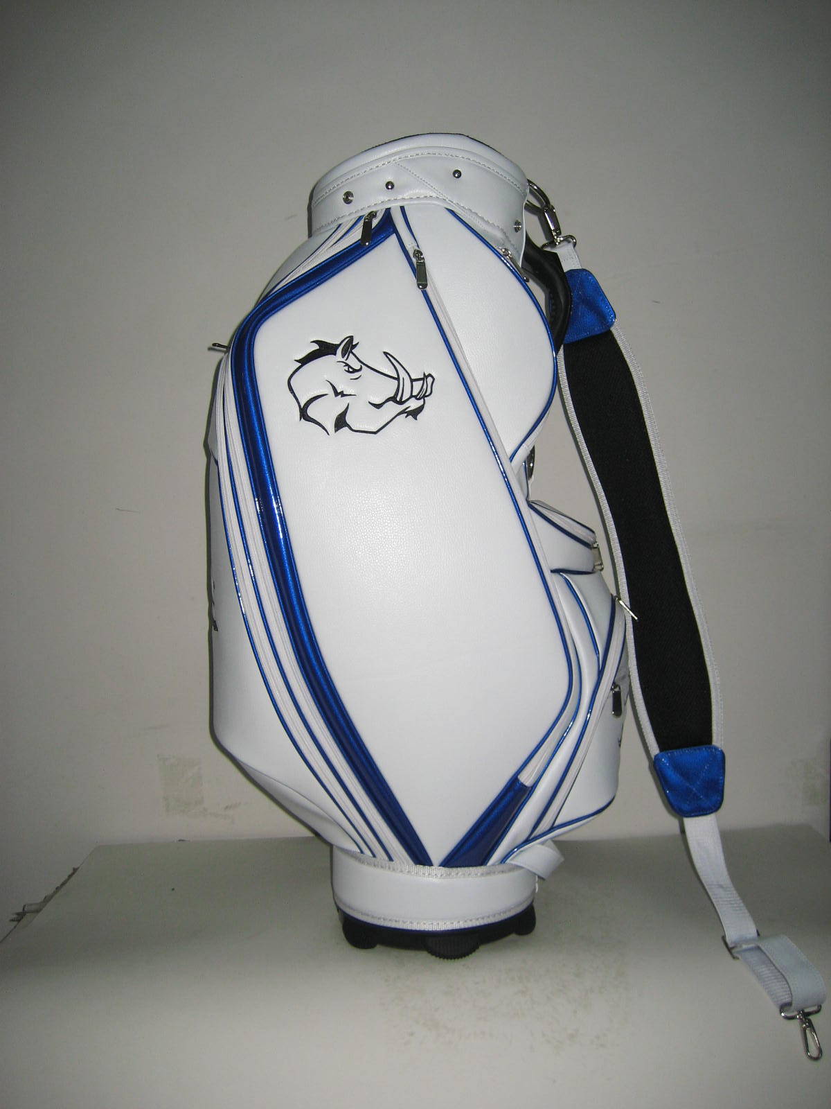 Customised football club golf bags by Golf Custom Bags 120