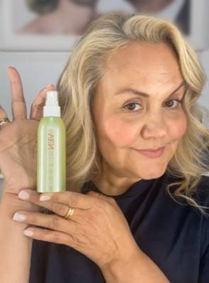 Caroline Hirons recommends VENeffect skin care for menopause