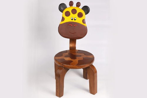 Children’s wooden chair Giraffe themed with solid backrest