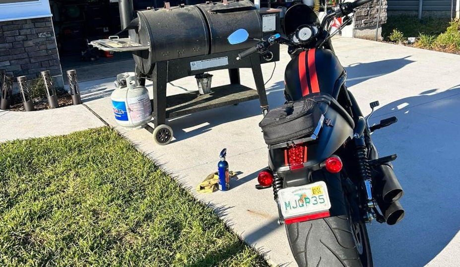 HARLEYDAVIDSON VRSCDX NIGHT ROD SPECIAL (VIVID BLACK) for rent near