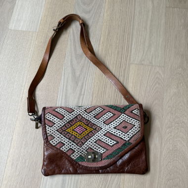 Handtasche aus Leder, handgemacht in Marokko