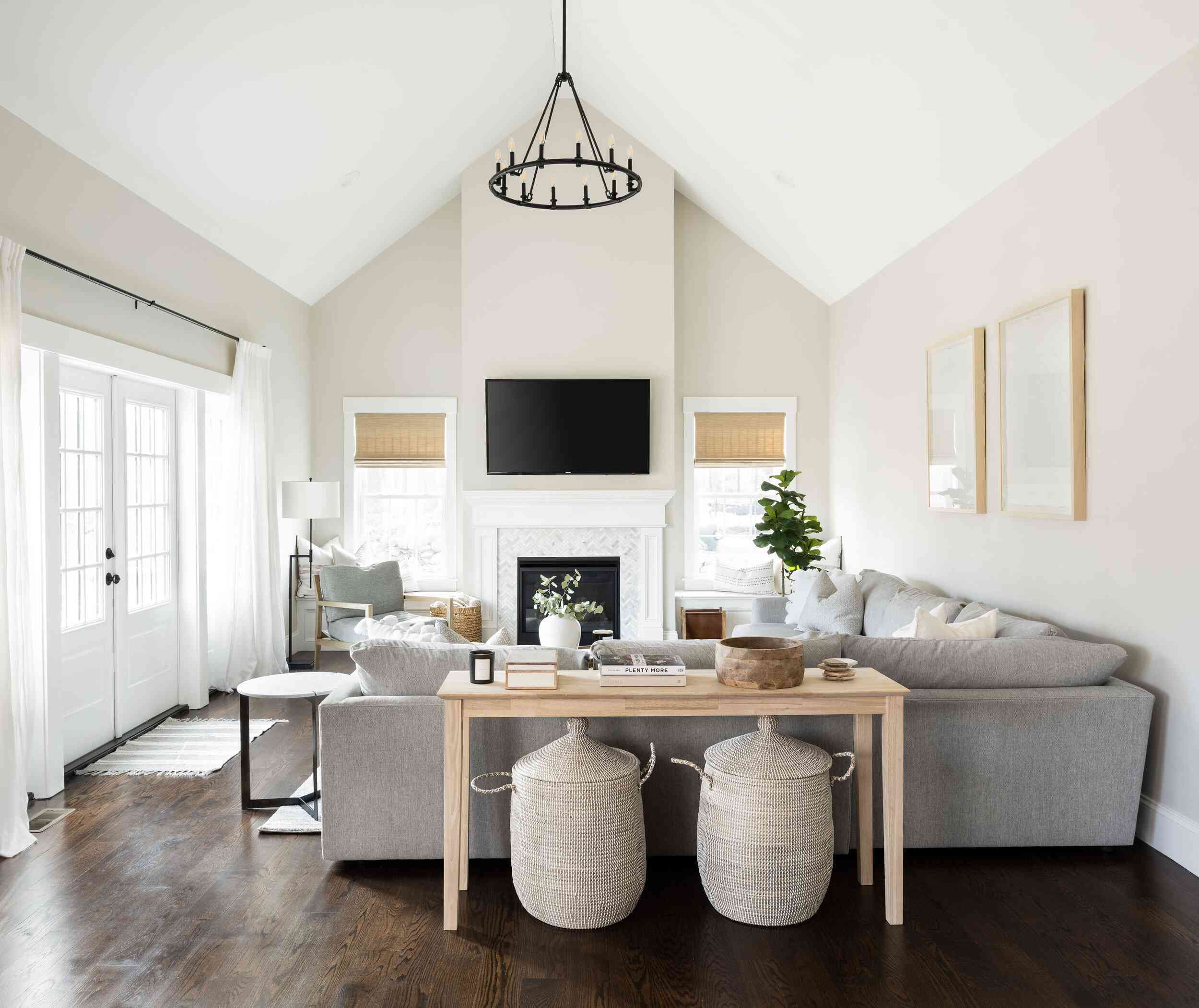 8 Minimalist Decor Trends Designers Say Will Define 2025