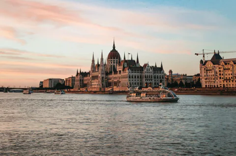 1-hour Evening Danube Legend Cruise