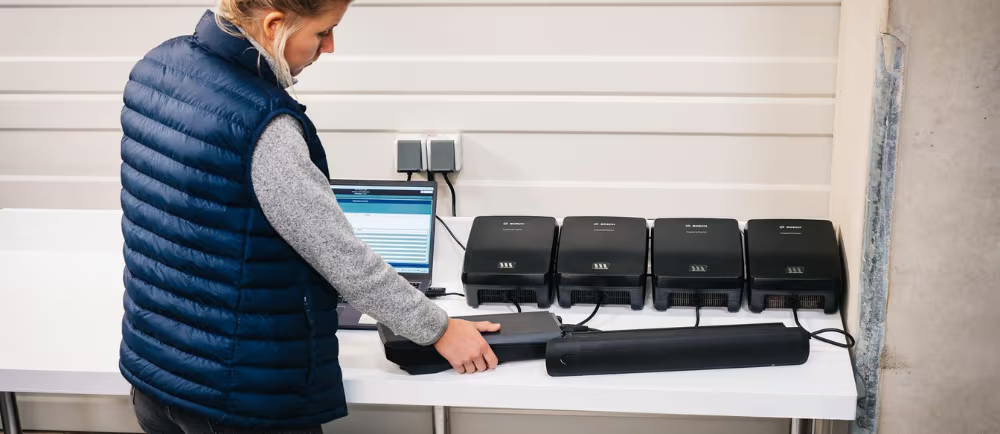 Upway employee running Bosch battery diagnostics