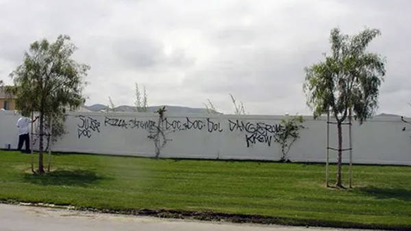large scale graffiti removal from vinyl fences