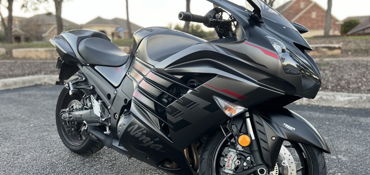 2023 KAWASAKI NINJA ZX-14R ABS motorcycle for rent near San Antonio, TX