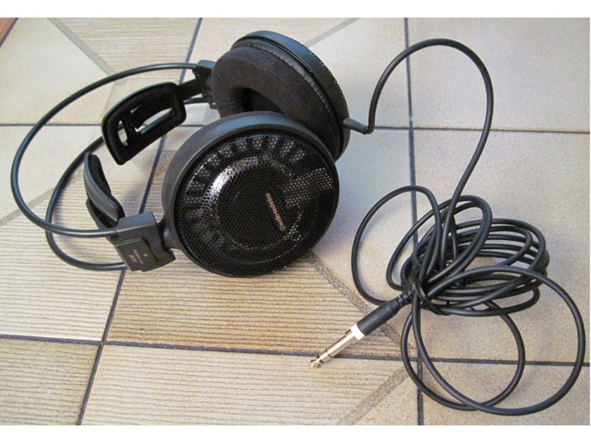 AUDIO TECHNICA ATH-AD900X Headphones "Class A" and "Best Buy" rated